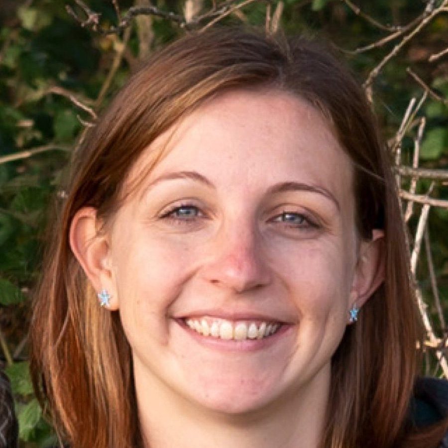 Portraitfoto von Dr. Martina Weiss, freiberufliche Lektorin und Biologin.